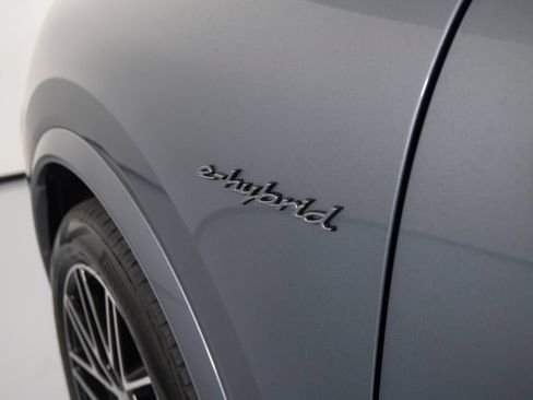 Certified 2026 Porsche Cayenne E-Hybrid AWD/4WD image 37