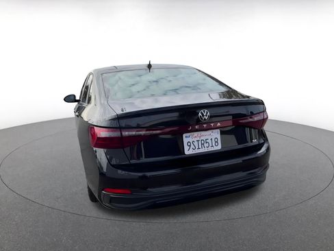Used 2025 Volkswagen Jetta SE image 11