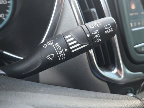 Used 2020 Chevrolet Equinox LS FWD image 34