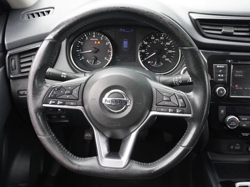 Used 2018 Nissan Rogue SV AWD/4WD image 32