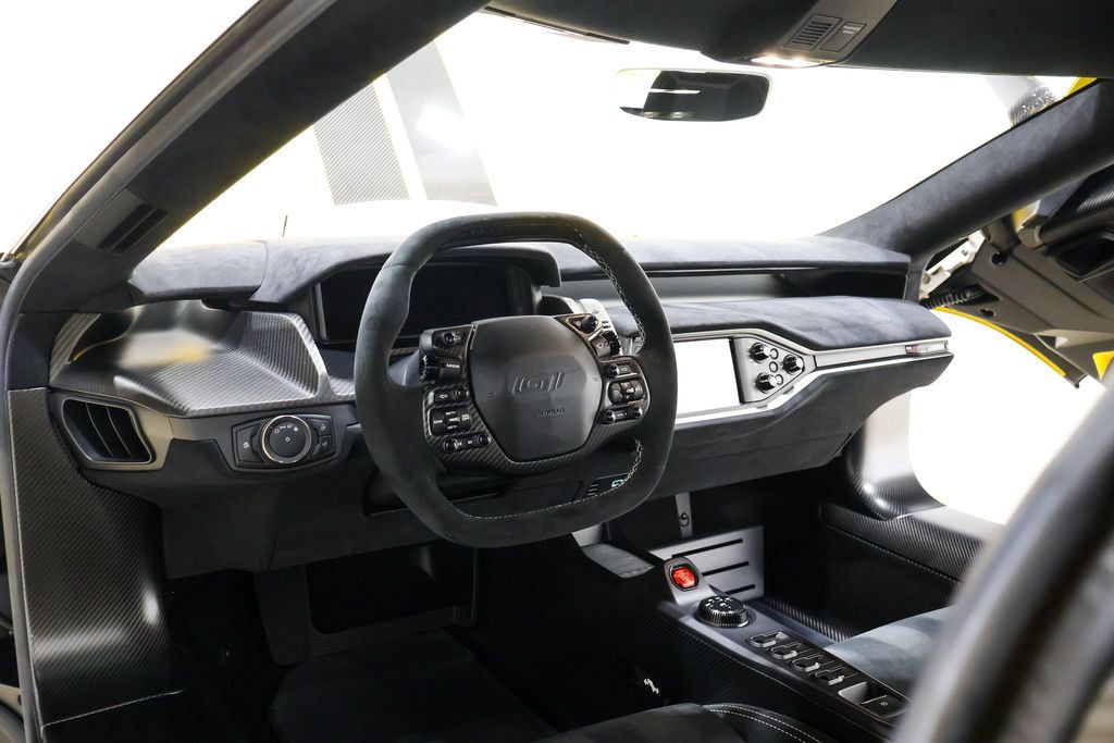 Used 2020 Ford GT Carbon Series RWD image 43