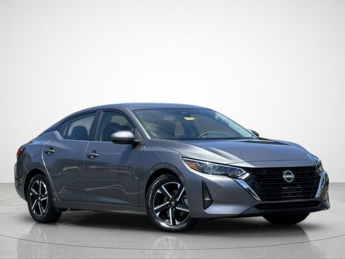 Used 2024 Nissan Sentra SV FWD image 2