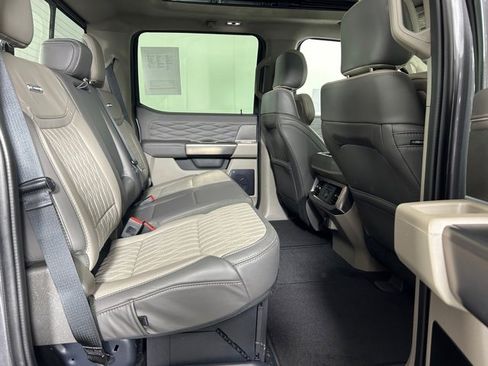 Used 2025 Ford F350 Platinum w/ Platinum Plus Package image 20