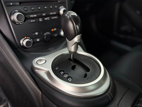 Used 2017 Nissan 370Z w/ Sport Package image 29