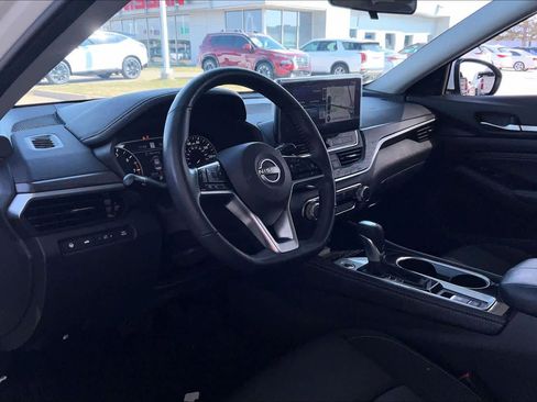 Certified 2023 Nissan Altima 2.5 SV w/ SV Premium Package image 15