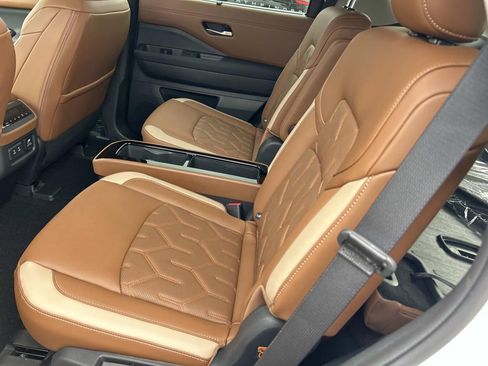 New 2026 Nissan Pathfinder Platinum AWD/4WD image 20