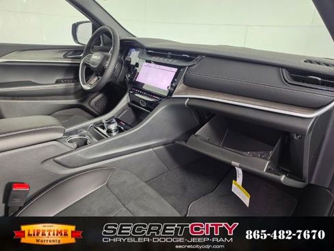 New 2026 Jeep Grand Cherokee L 4WD image 32