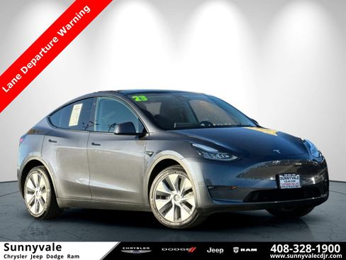 Used 2023 Tesla Model Y Long Range image 1