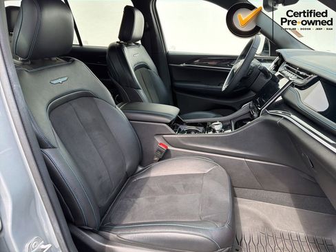 Certified 2022 Jeep Grand Cherokee Trailhawk AWD/4WD image 38