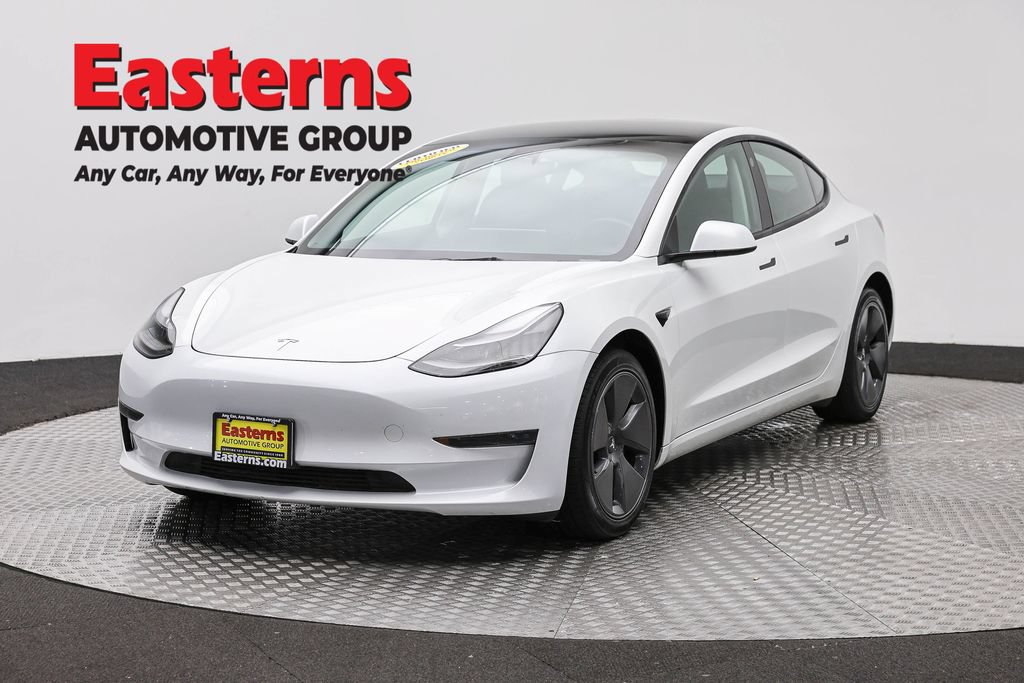 Used 2023 Tesla Model 3 Standard Range RWD image 1