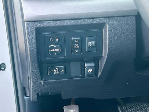 Used 2015 Toyota Tundra SR5 image 10