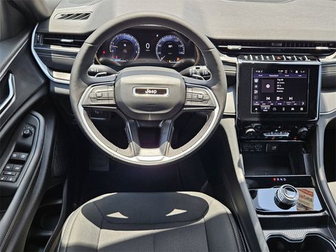New 2025 Jeep Grand Cherokee L Laredo w/ Luxury Tech Group I image 12