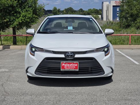 Used 2026 Toyota Corolla LE FWD image 2