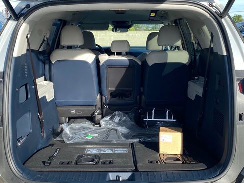 New 2026 Kia Carnival EX image 20