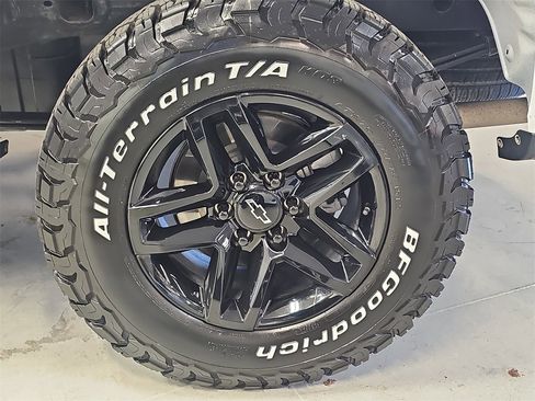 Used 2021 Chevrolet Silverado 1500 LT Trail Boss w/ Convenience Package II image 32