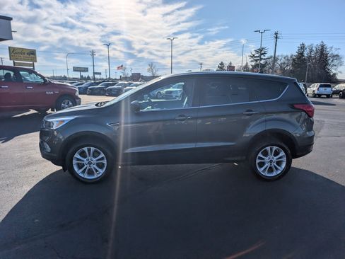 Used 2019 Ford Escape SE image 5