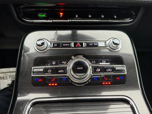 Used 2022 Lincoln Nautilus Reserve image 23