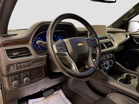 Used 2024 Chevrolet Suburban Premier AWD/4WD image 9