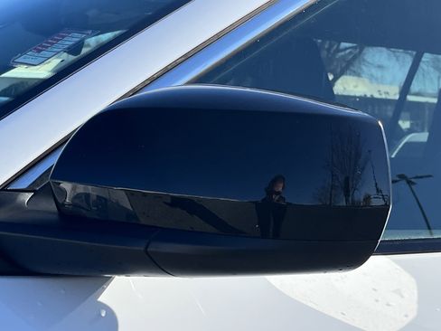 Used 2023 Jeep Grand Cherokee Laredo image 27