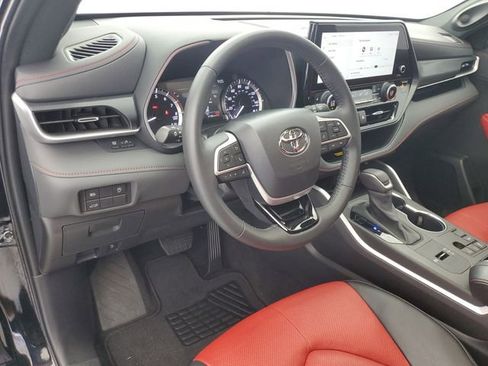 Used 2024 Toyota Highlander XSE FWD image 22