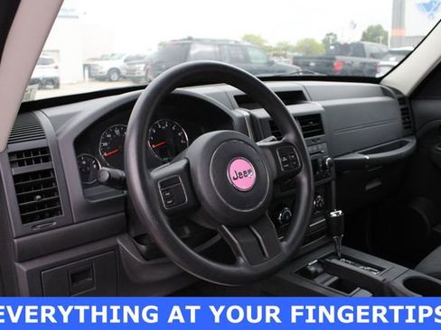 Used 2012 Jeep Liberty Sport AWD/4WD image 2