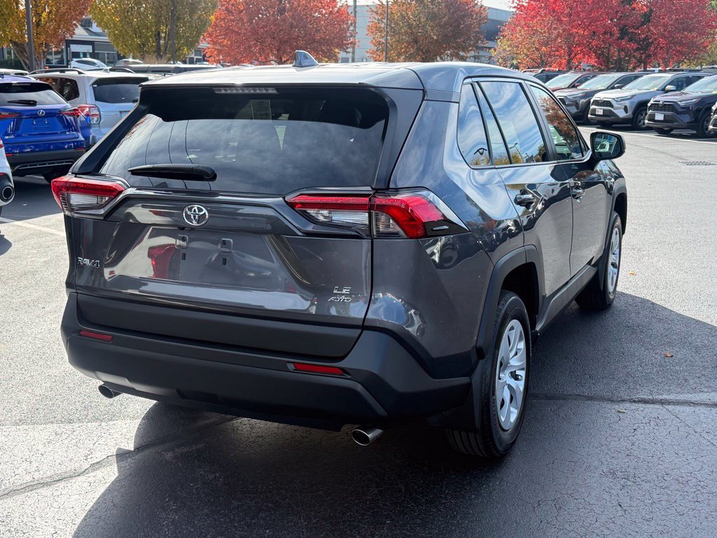 Certified 2022 Toyota RAV4 LE AWD/4WD image 5