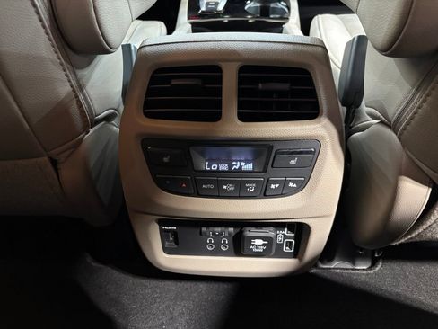 Certified 2021 Honda Pilot Elite image 32