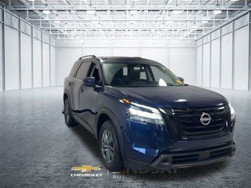 Used 2025 Nissan Pathfinder SV AWD/4WD image 4