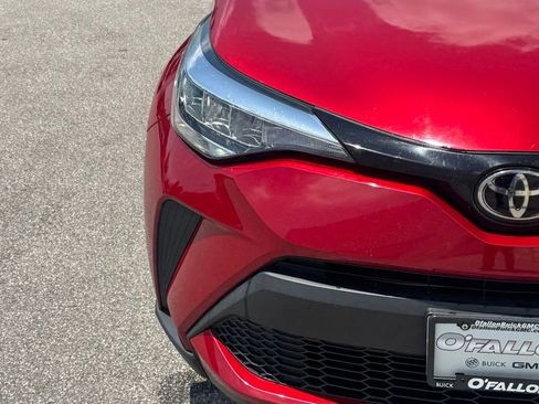Used 2020 Toyota C-HR XLE FWD image 9
