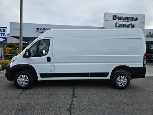 Used 2025 RAM ProMaster 2500 w/ Quick Order Package 22H SLT+ image 2
