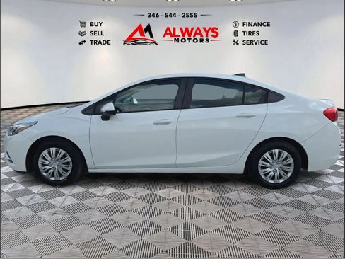 Used 2017 Chevrolet Cruze LS FWD image 27