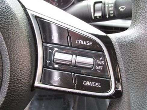 Used 2021 Kia Forte LXS FWD image 22