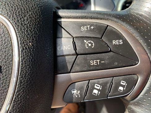 Used 2017 Jeep Grand Cherokee SRT image 24