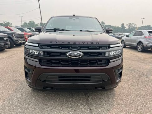 Used 2023 Ford Expedition Max Limited AWD/4WD image 2