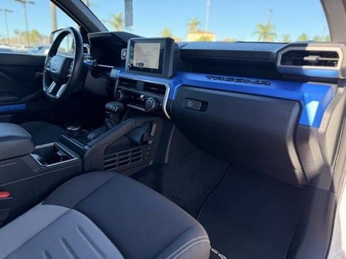 Used 2024 Toyota Tacoma TRD Sport image 21