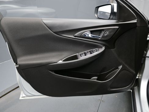 Used 2020 Chevrolet Malibu RS FWD image 9
