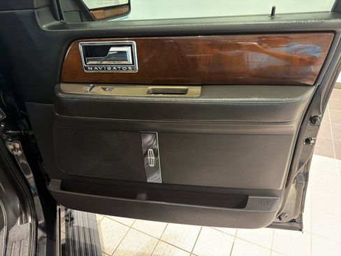 Used 2013 Lincoln Navigator 2WD w/ HD Trailer Tow Pkg image 26