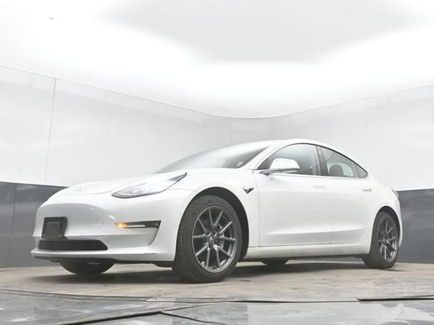 Used 2019 Tesla Model 3 Long Range AWD/4WD image 30