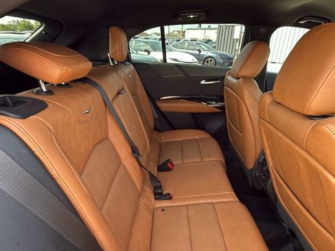 Used 2024 Cadillac XT4 Premium Luxury FWD image 28