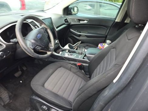 Used 2021 Ford Edge SE image 4