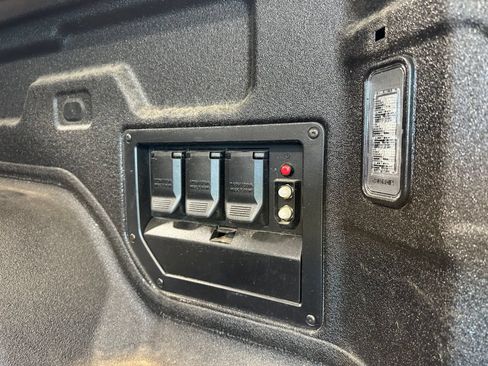 Used 2025 GMC Sierra EV Denali AWD/4WD image 43
