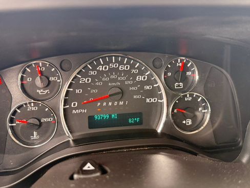 Used 2018 Chevrolet Express 3500 w/ Power Convenience Package RWD image 17