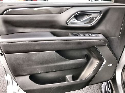 Used 2024 GMC Yukon AT4 w/ Technology Package AWD/4WD image 13
