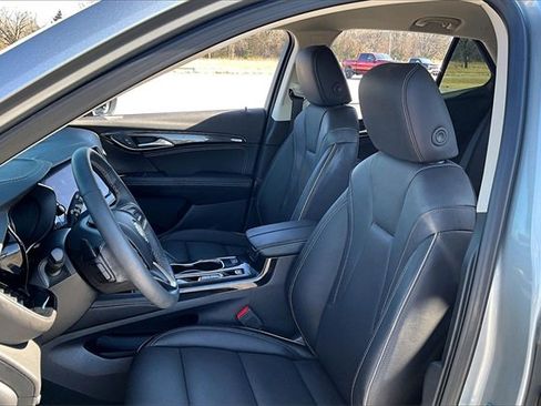Used 2023 Buick Envision Essence image 21
