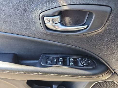 Used 2020 Jeep Compass Limited w/ Safety & Security Group image 32