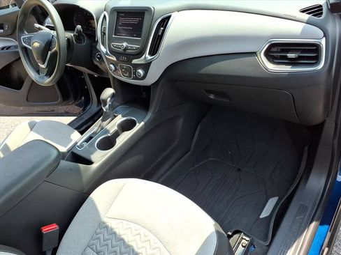 Used 2022 Chevrolet Equinox LS w/ LPO, Floor Liner Package FWD image 15