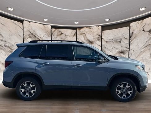 Used 2022 Honda Passport TrailSport image 2
