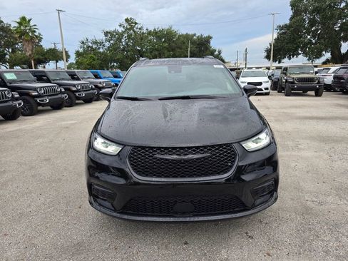 New 2026 Chrysler Pacifica Limited w/ S Appearance Package image 8