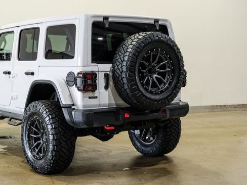 Used 2022 Jeep Wrangler Unlimited Rubicon AWD/4WD image 39