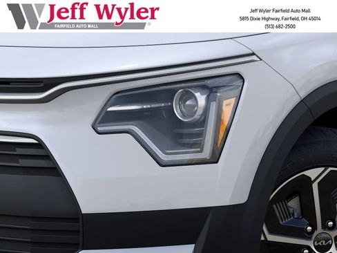 New 2026 Kia Niro EX FWD image 11